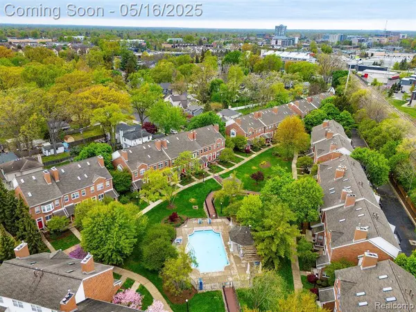 1540 MARYLAND CLUB Drive 82, Royal Oak, MI 48067