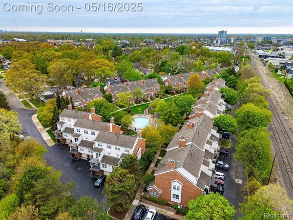 1540 MARYLAND CLUB Drive 82, Royal Oak, MI 48067