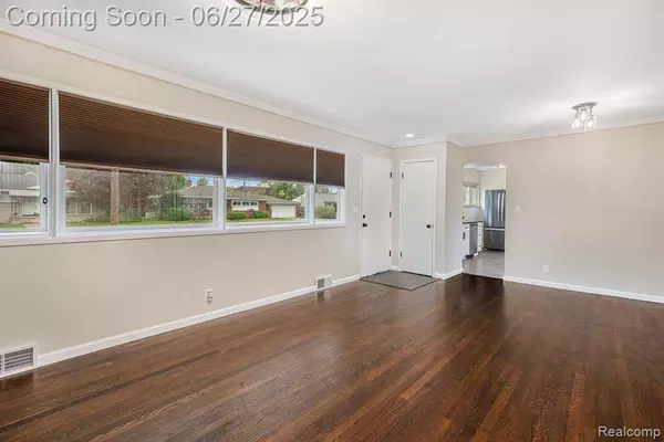 22252 Dale Allen Street, Clinton Twp, MI 48035