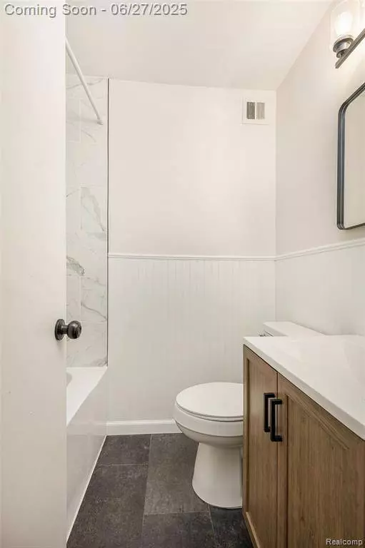 22252 Dale Allen Street, Clinton Twp, MI 48035