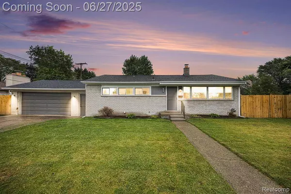 22252 Dale Allen Street, Clinton Twp, MI 48035