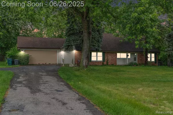 750 W Square Lake Road, Troy, MI 48098