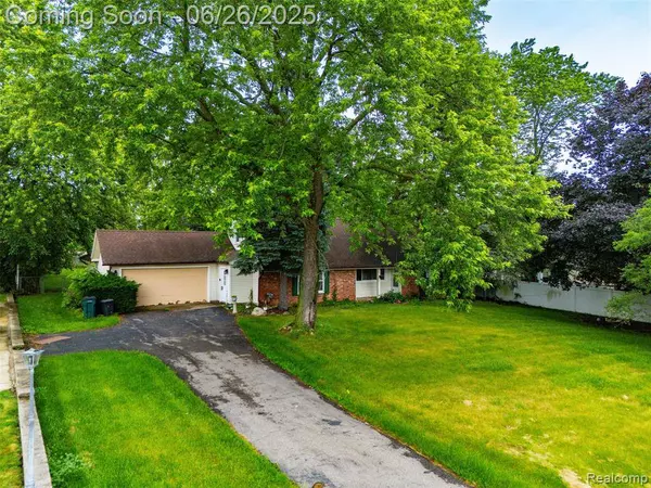 750 W Square Lake Road, Troy, MI 48098