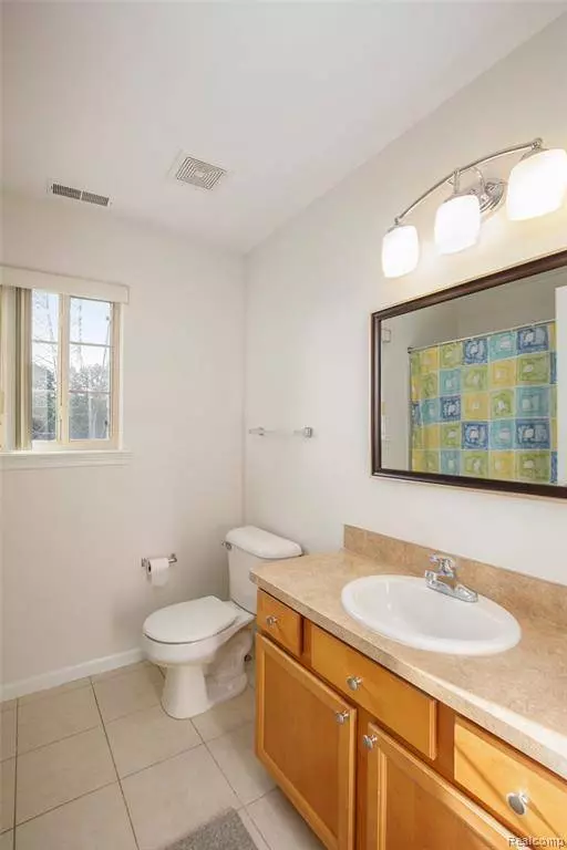 12129 Hidden View Court, Utica, MI 48315