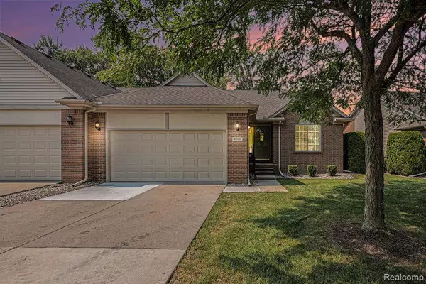 48117 Cotton Creek Boulevard, New Baltimore, MI 48047