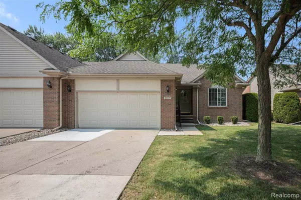 48117 Cotton Creek Boulevard, New Baltimore, MI 48047