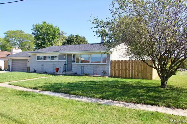 22252 Dale Allen Street, Clinton Twp, MI 48035