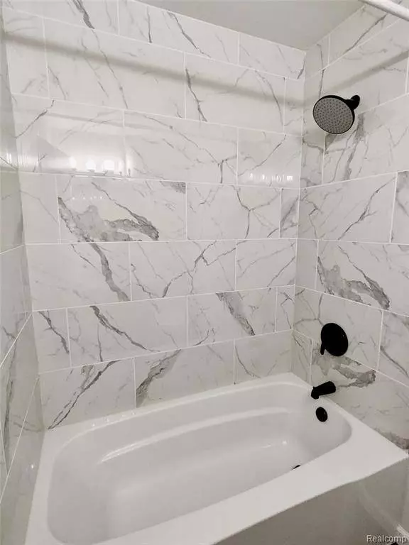 22252 Dale Allen Street, Clinton Twp, MI 48035