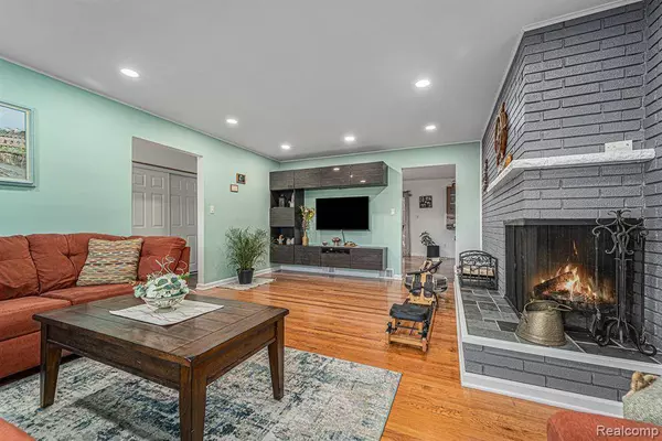 115 Boyken Road, Rochester Hills, MI 48307