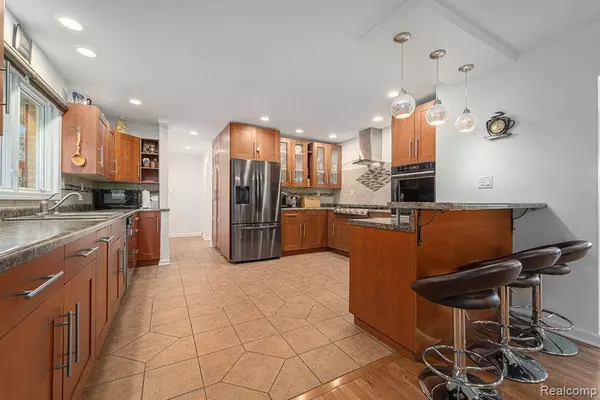 115 Boyken Road, Rochester Hills, MI 48307