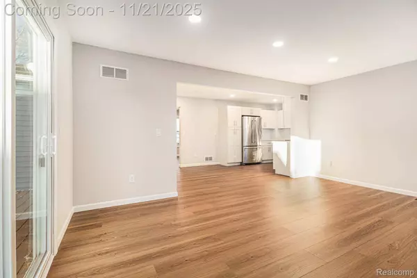 3601 Loon Lake RD, Wixom, MI 48393