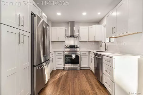 3601 Loon Lake RD, Wixom, MI 48393