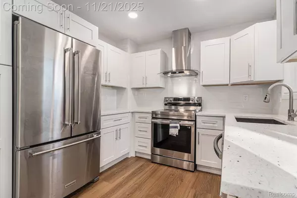 3601 Loon Lake RD, Wixom, MI 48393