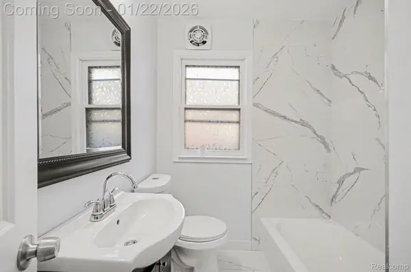 207 Saint Louis ST, Ferndale, MI 48220