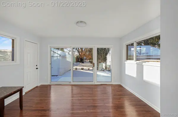 207 Saint Louis ST, Ferndale, MI 48220