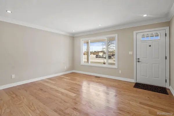 28409 Rockwood ST, St. Clair Shores, MI 48081