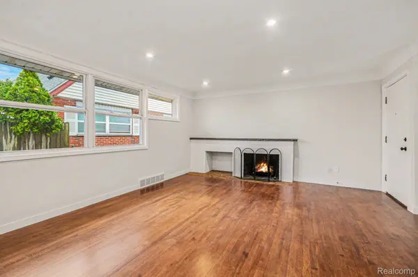 28930 Garfield ST, Roseville, MI 48066