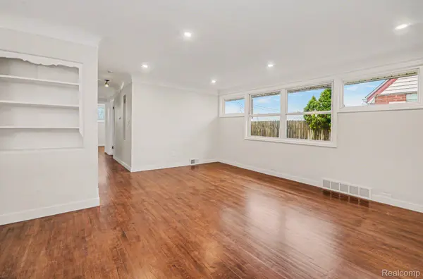 28930 Garfield ST, Roseville, MI 48066