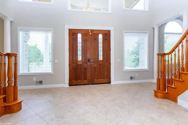 400 E Romeo RD, Oakland Twp, MI 48363