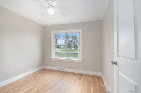 12065 Belmont AVE, Warren, MI 48089