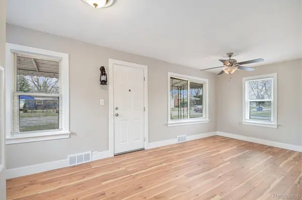 12065 Belmont AVE, Warren, MI 48089