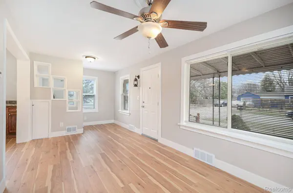 12065 Belmont AVE, Warren, MI 48089