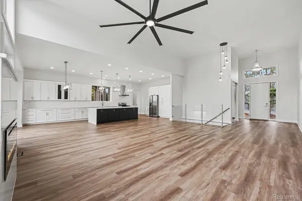 68503 Lake Angela Pointe, Richmond, MI 48062