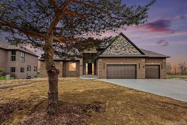 68503 Lake Angela Pointe, Richmond, MI 48062