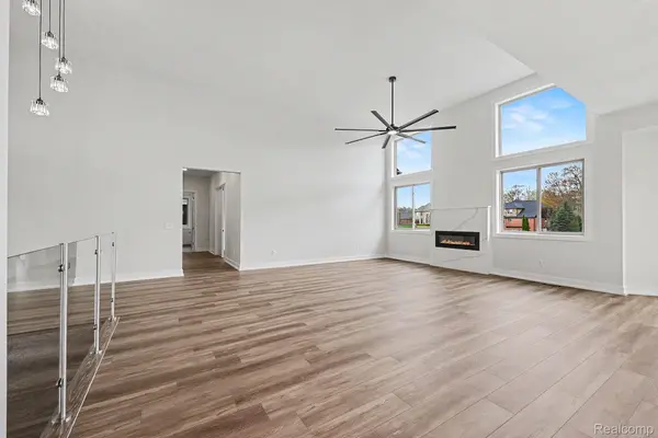68503 Lake Angela Pointe, Richmond, MI 48062