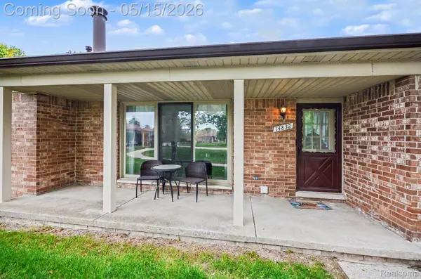 14832 Dexter CT, Shelby Charter Township, MI 48315