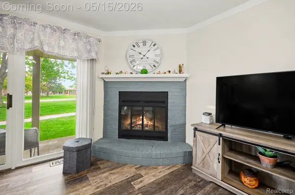 14832 Dexter CT, Shelby Charter Township, MI 48315