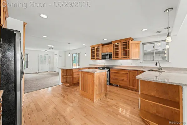 3506 Union Lake RD, Commerce Charter Township, MI 48382