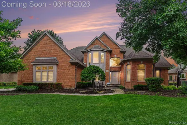 55260 Belmont DR, Shelby Charter Township, MI 48315