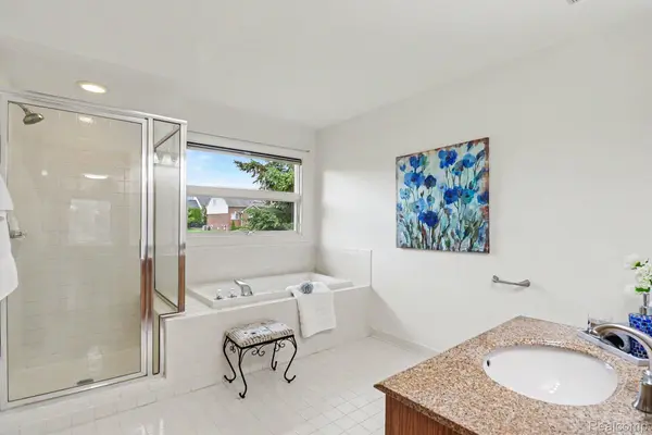 55206 Leonard CT, Shelby Charter Township, MI 48316