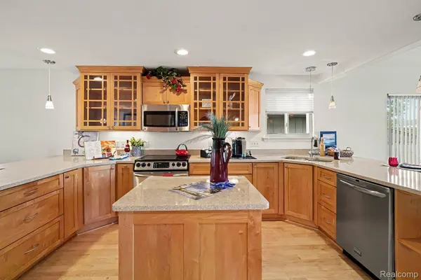 3506 Union Lake RD, Commerce Charter Township, MI 48382