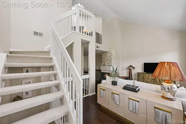 1467 Chesapeake DR, Royal Oak, MI 48067