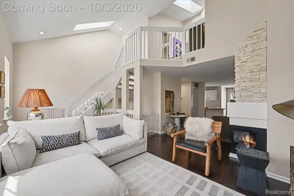 1467 Chesapeake DR, Royal Oak, MI 48067