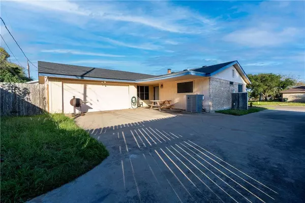 454 Cartagena DR, Corpus Christi, TX 78418