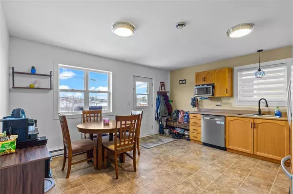 16 Beauford Place, St. John's, NL A1A 5N4