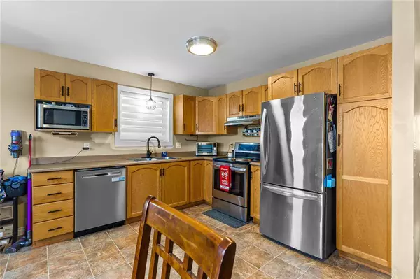 16 Beauford Place, St. John's, NL A1A 5N4