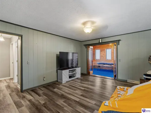 115 Green Valley Drive, Central City, KY 42330