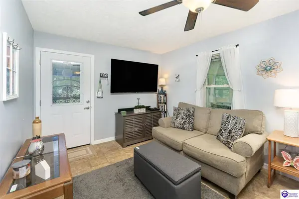 33 Elmwood Drive, Clarkson, KY 42726