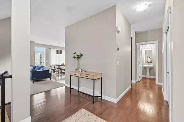 136 Silverado Skies MNR SW, Calgary, AB T2X 0K2