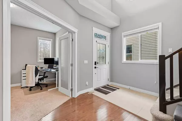 136 Silverado Skies MNR SW, Calgary, AB T2X 0K2