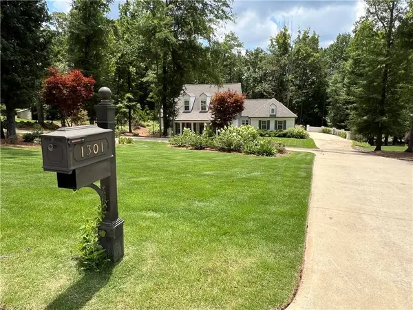 1301 FALLS CREST DR, Auburn, AL 36830