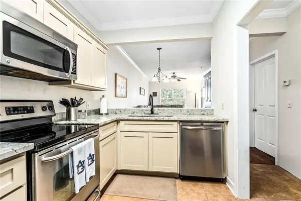 607 W GLENN AVE #211, Auburn, AL 36832