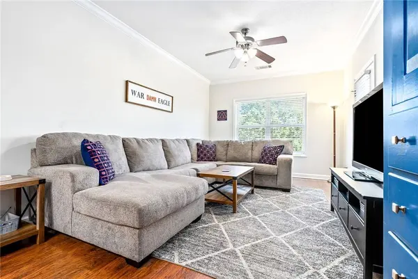 607 W GLENN AVE #211, Auburn, AL 36832