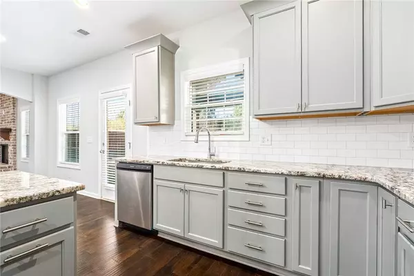 738 WYNDHAM VILLAGE CT, Opelika, AL 36804