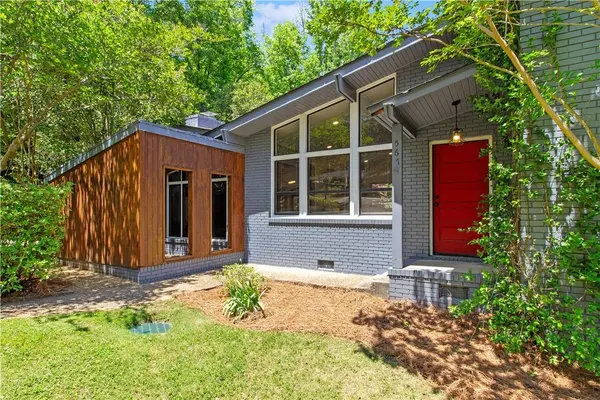 567 MOORES MILL RD, Auburn, AL 36830