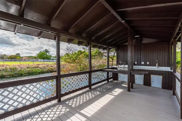 9990 Broad Channel Dr, Cutler Bay, FL 33157